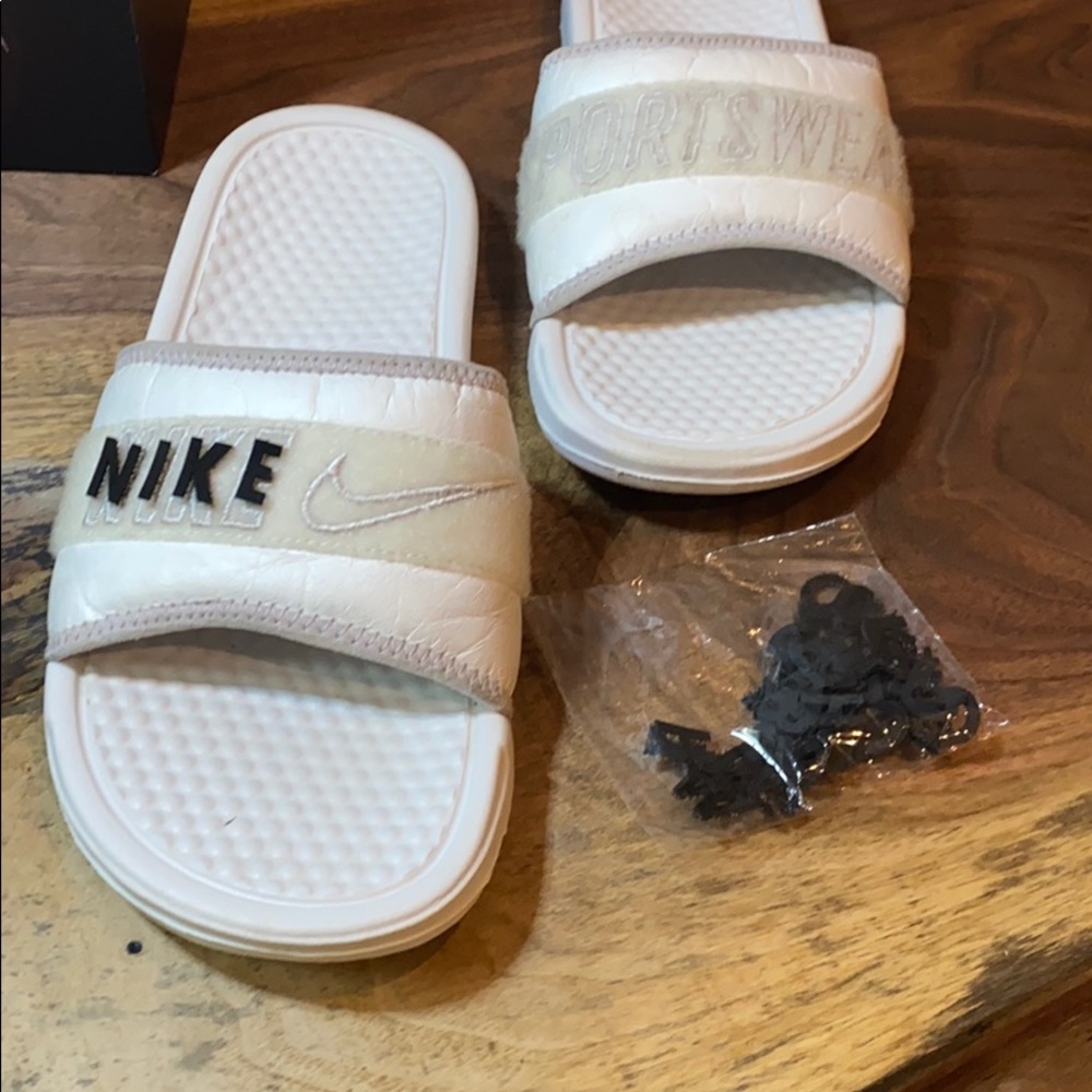 nike velcro letter slides - Picture 4 of 5